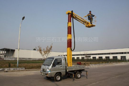 點擊查看詳細信息<br>標題：小型高空作業車 閱讀次數：2246